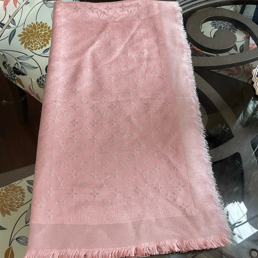 Louis Vuitton Shine Shawl Velvet Rose